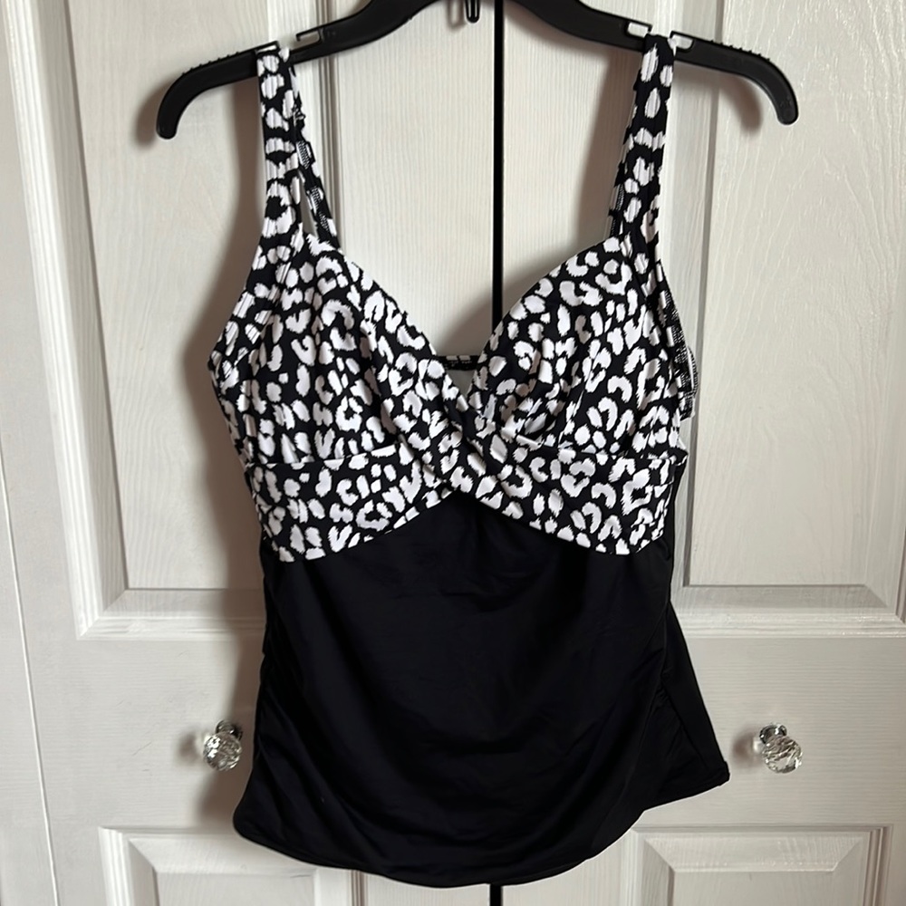 Lands end black and white tankini top size 10